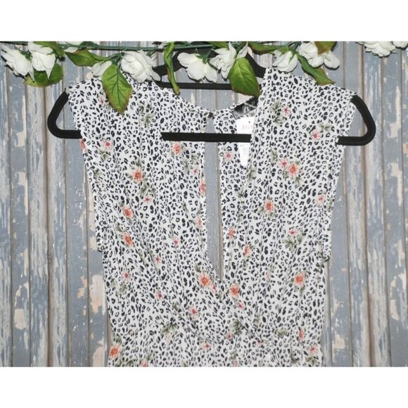 NWT A'GACI Shop 17 Juniors Ladies White Dress Size S V-Neck Elastic Waist Belt - Picture 2 of 10